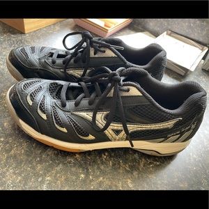 Black & Silver Mizuno Women’s Volleyball Shoes